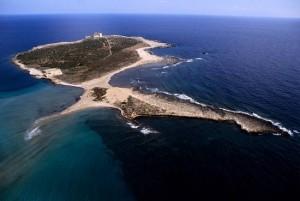 Sicilia: una chiesa chiamata ecomostro deturpa una delle più belle spiagge del siracusano