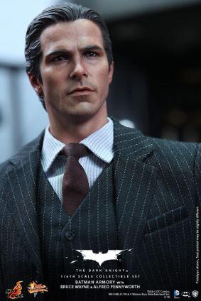 Hot Toys presenta action figures Batman di Nolan Michael Caine Christopher Nolan Christian Bale 