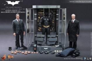 Hot Toys presenta action figures Batman di Nolan Michael Caine Christopher Nolan Christian Bale 