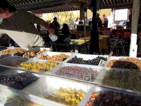 NICE: LE MARCHÉ AUX FRUITS, LÉGUMES ET MARÉE