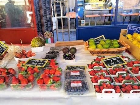 NICE: LE MARCHÉ AUX FRUITS, LÉGUMES ET MARÉE