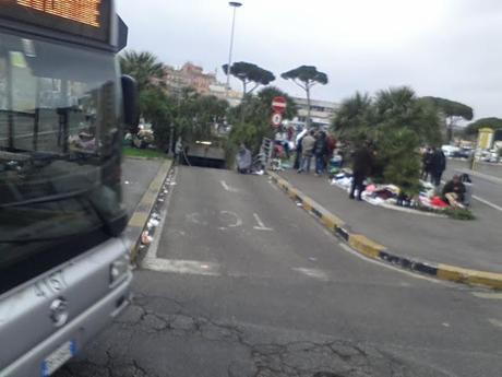 Mercato del rubato a Piazzale dei Partigiani. Ormai una emergenza sanitaria