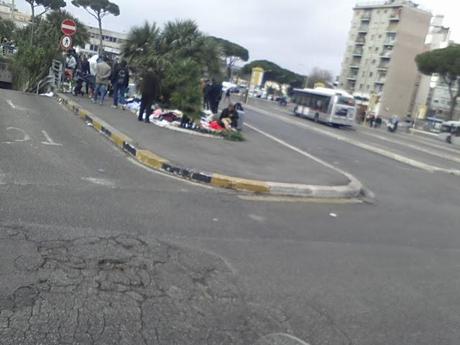 Mercato del rubato a Piazzale dei Partigiani. Ormai una emergenza sanitaria