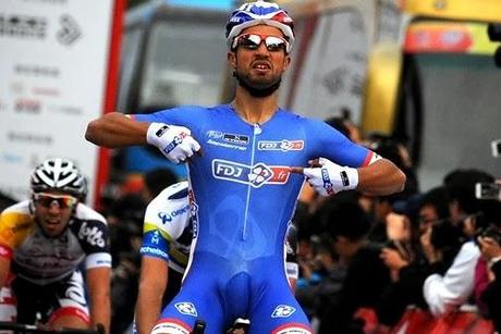 Operazione agli occhi per Bouhanni, correva con 3 gradi di miopia
