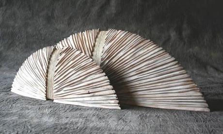 MERAVIGLIOSE SUPERFICI E TEXTURES NELLE SCULTURE DI LEGNO DI THIERRY MARTENON