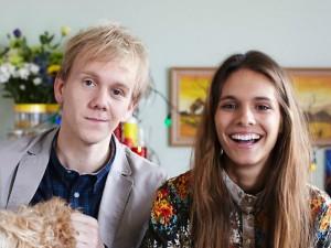 Please Like Me con Josh Thomas e Caitlin Stasey