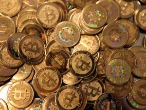 Quotazione dei Bitcoin tornano sopra mille dollari dopo apertura Zynga