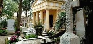 Cimitero di Catania Donna con il cranio fracassato