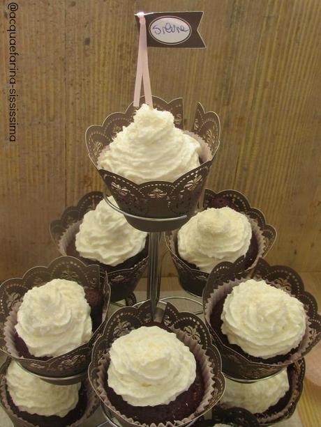 Red Velvet Cupcakes con frosting al cocco