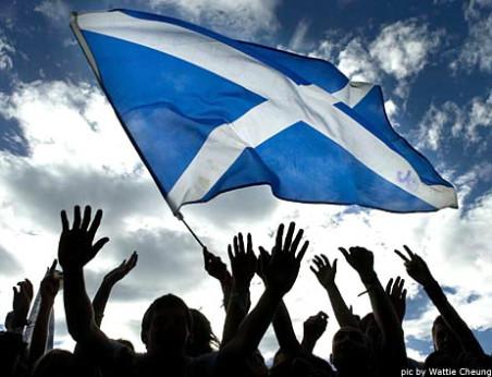 La Scozia di Lucia: the Saltire, the flag of Scotland