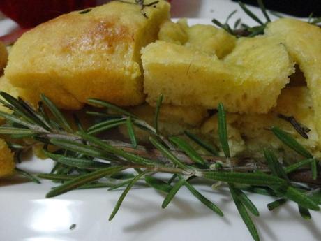 Focaccia di patate al rosmarino