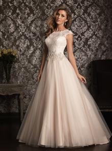 2014 Sheath/Column Lace Scoop Neckline Tulle Appliques Luxury Wedding Dress