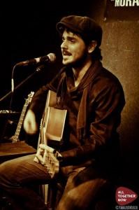 “Argomenti che non vi interessano, scritti con i piedi”: debutto discografico di Simone Vacatello in arte SiVa