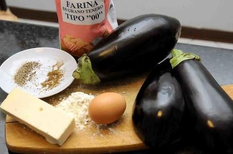 ingrendienti melanzane in pastella con provolone piccante