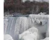 cascate Niagara gelate. Freddo record nord America