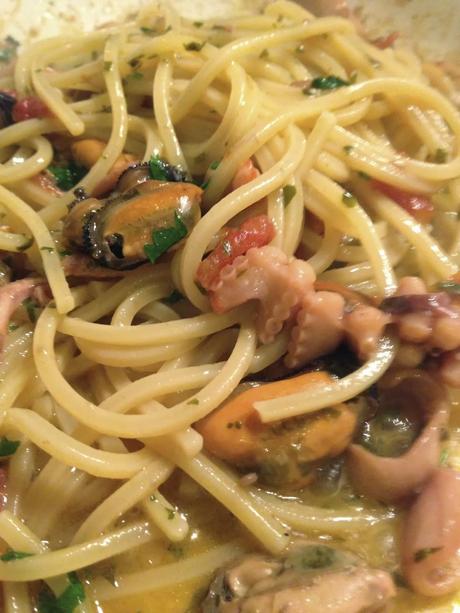 SPAGHETTI QUADRATI AI FRUTTI DI MARE