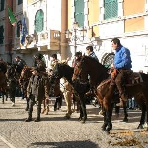 Festa-di-S.-Antonio-Abate-a-Tuscania-12184_c300