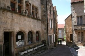 Flavigny-sur-Ozerain: viaggio sul set del film Chocolat