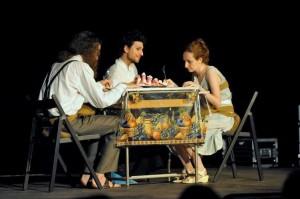 “Shitz Pane, amore e… Salame”, commedia grottesca di Filippo Renda in scena sino all’11 gennaio 2014, Milano