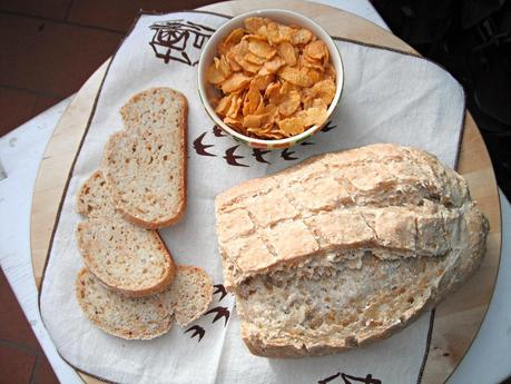 Insolito pane a tutto mais con corn flakes