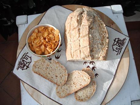 Insolito pane a tutto mais con corn flakes