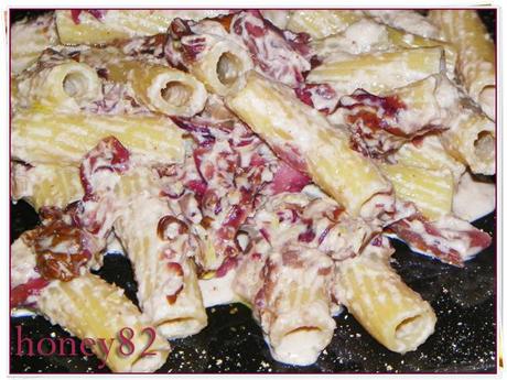 PASTA CON PESTO DI NOCI E RADICCHIO ROSSO