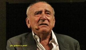 È morto a Roma l’attore di cinema e teatro Arnoldo Foà: aveva 98 anni