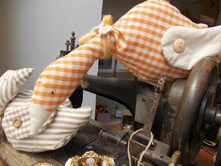 Buon Lunedì a tutti! Carine le mie paperelle? Le ho adagi...