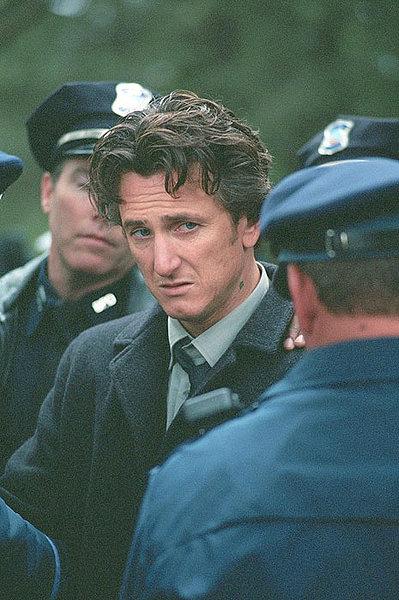 Sean Penn in 'Mystic River'. Per questa interpretazione ha vinto l'Oscar