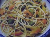 Spaghetti pomodori verdi olive semi finocchio