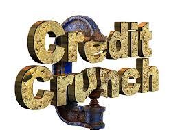 Credit crunch banche, accelera riduzione prestiti a famiglie e imprese