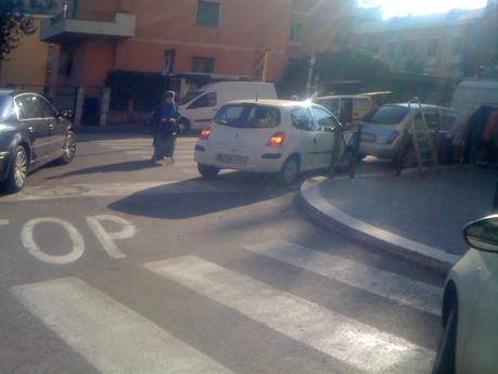 Collina Fleming. Impossibile far foto senza immortalare qualche decina di infrazioni