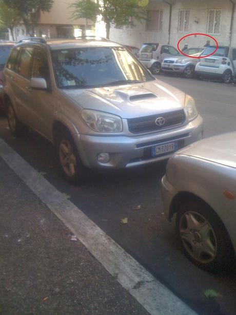 Collina Fleming. Impossibile far foto senza immortalare qualche decina di infrazioni