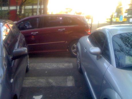 Collina Fleming. Impossibile far foto senza immortalare qualche decina di infrazioni