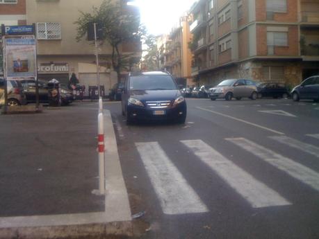 Collina Fleming. Impossibile far foto senza immortalare qualche decina di infrazioni