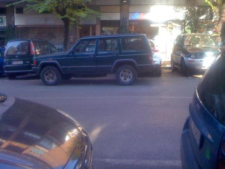 Collina Fleming. Impossibile far foto senza immortalare qualche decina di infrazioni