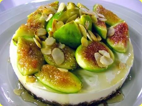 Cheesecake con fichi, miele e amaretti