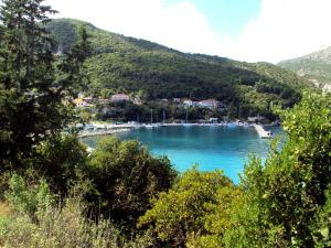 Giro in bici a Cefalonia - il porto di Poros