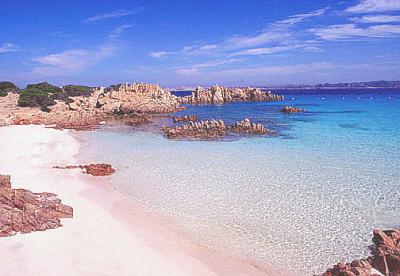 SALVATA L’ISOLA DI BUDELLI – Non andrà al banchiere australiano budelli-spiaggia