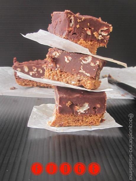 fudge con amaretti e farro soffiato