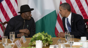 Obama insieme al primo ministro nigeriano Goodluck (japantimes.co.jp)