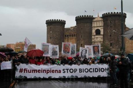 Biocidio: a Napoli la “Guerra è aperta”