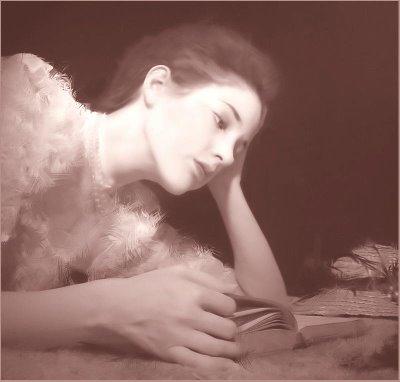 Kathy-Pilgrim-Donna-che-legge