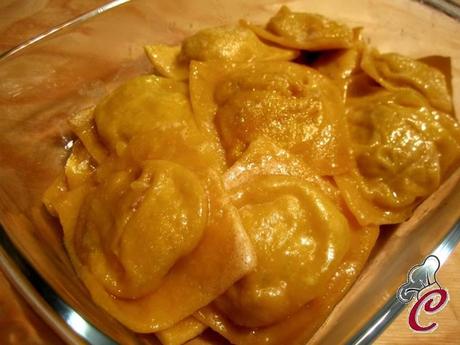 Ravioli di zucca con ripieno al branzino: il formato prescelto di una coccola rara, ma ben elaborata