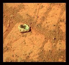 Marte e il mistero della pietra che si muove da sola