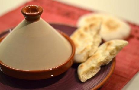 Tajine con pane arabo