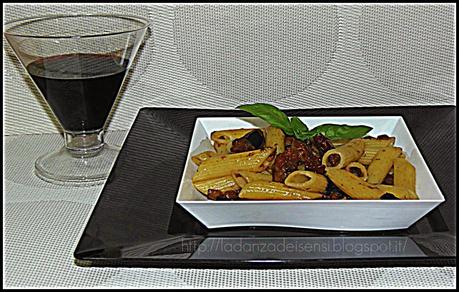 Penne salsiccia,melanzane e pomodori secchi al Cabernet Sauvignon