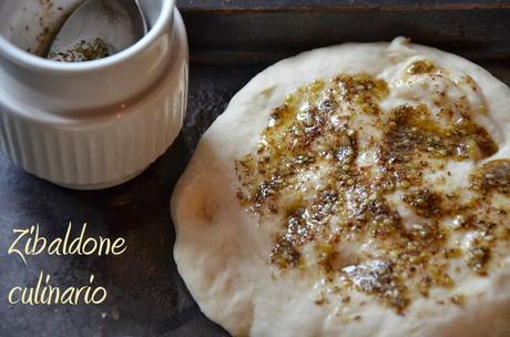 Spezzatino di maiale con piselli, castagne, albicocche e manakish allo zaatar