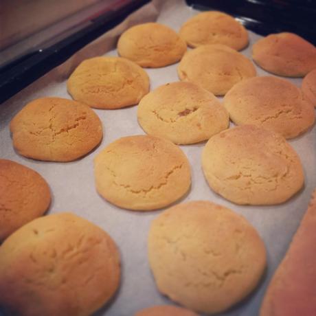 Biscotti con cuore di mela