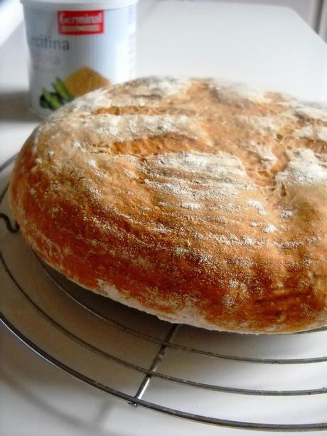 Pane con semola di grano duro lecitina di soia e lievito naturale